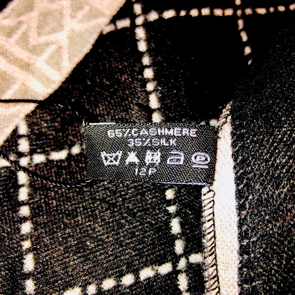 NWTChanel Eiffel Tower Scarf/Wrap